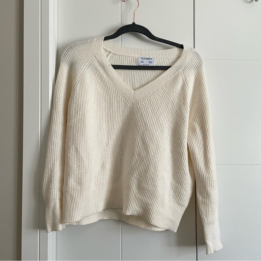 3/$45 Cream Raglan V-neck Sweater